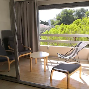 Calme à Giens , 2 Pas Du Port Et Des Plages Appartement Hyères